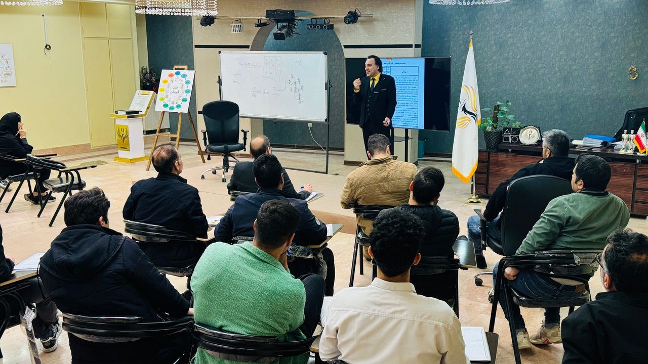 اکادمی دکتر کرمی